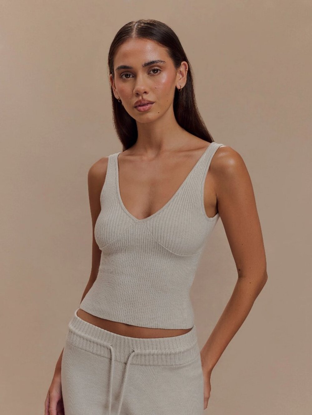 MESHKI Natalya Heather Grey Marl Ribbed Knit V-Neck Top, Size L